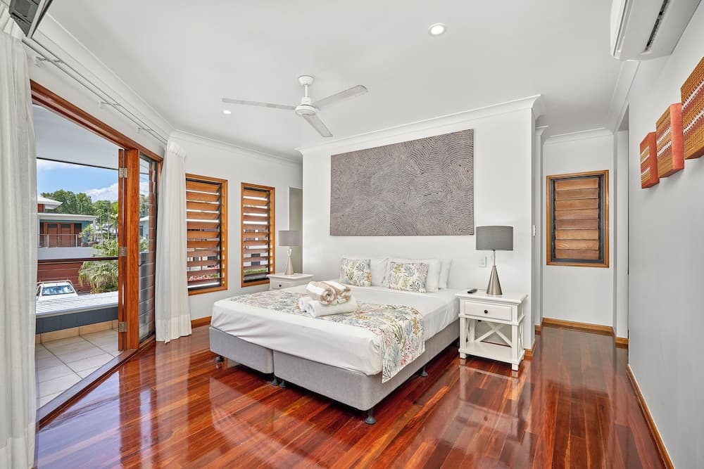 Reeflections Beachfront Holiday House