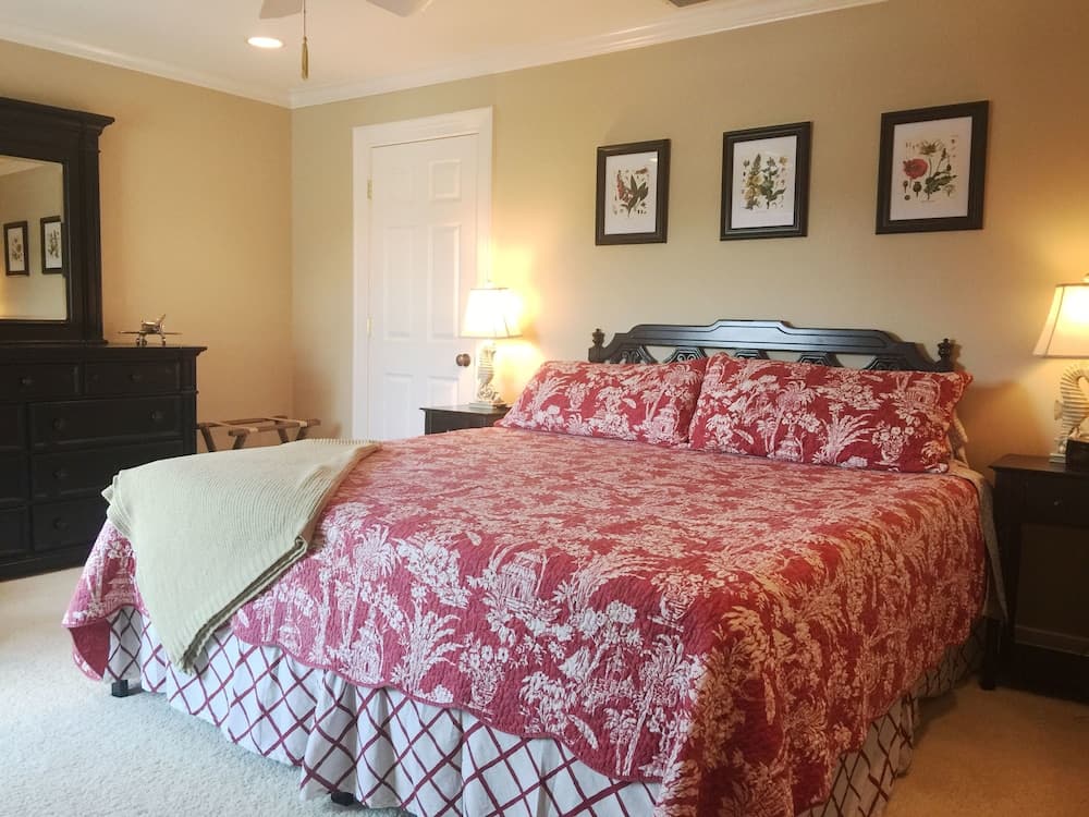 The B & B at Queenslake