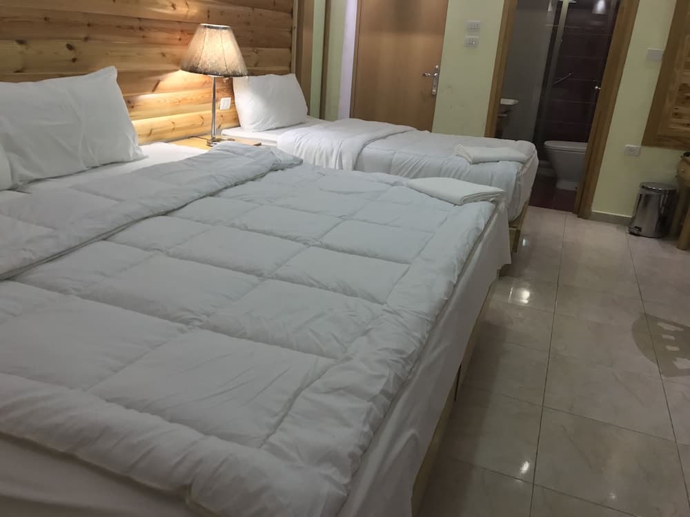 Signature Suite - Al Zahra Towers