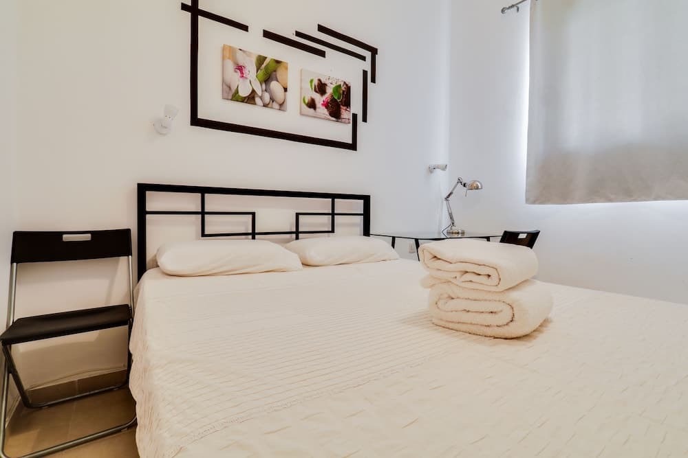 Central Apartment near Bograshov Beach