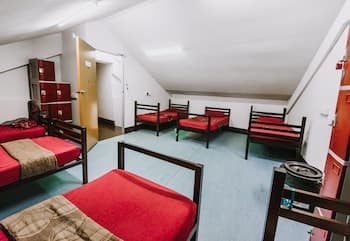 Step Inn Too - Hostel