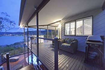 Crusoe's Beach House Ocean Views