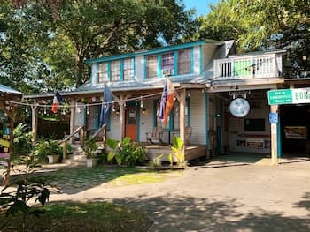 Blue Moon Guest House and Saloon