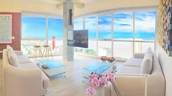 DELUXE HIGHRISE RIVER & CITY VIEW FLATS GYE