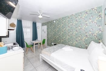 335 Ocean Walk Apartments