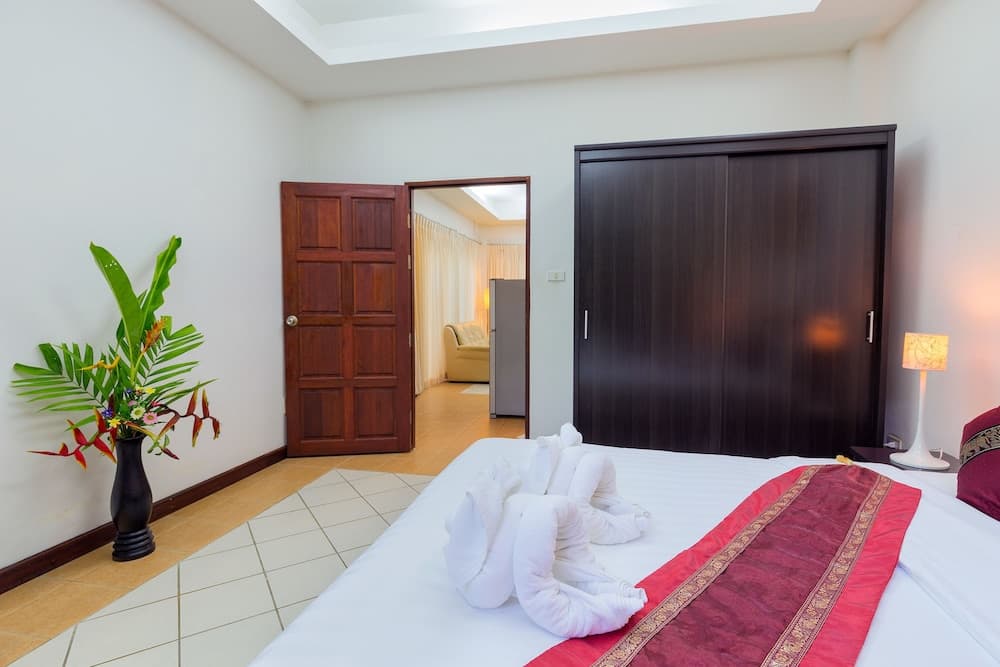 Kata Pool Apartments