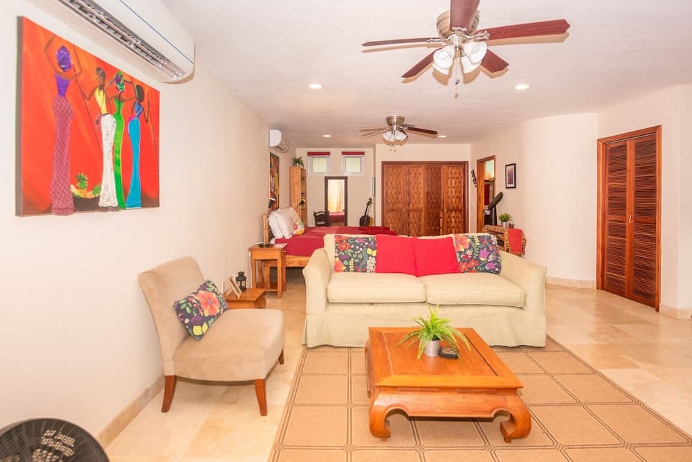 Lawson Rock - Yellowfish 110