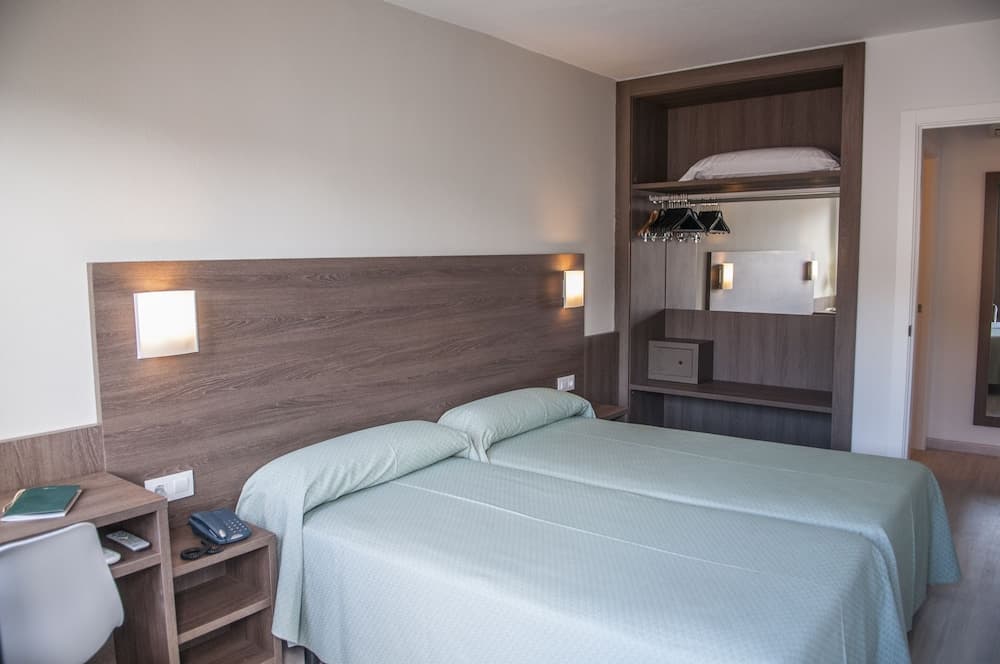 Apartamentos Loar Ferreries