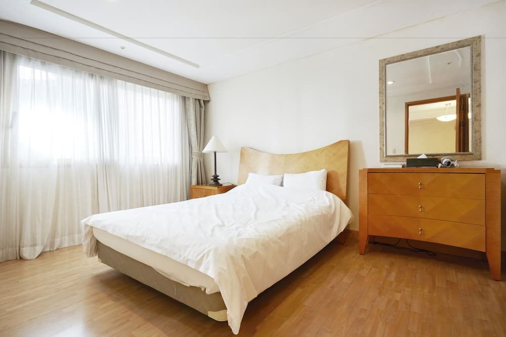 Oak Valley Valley Village