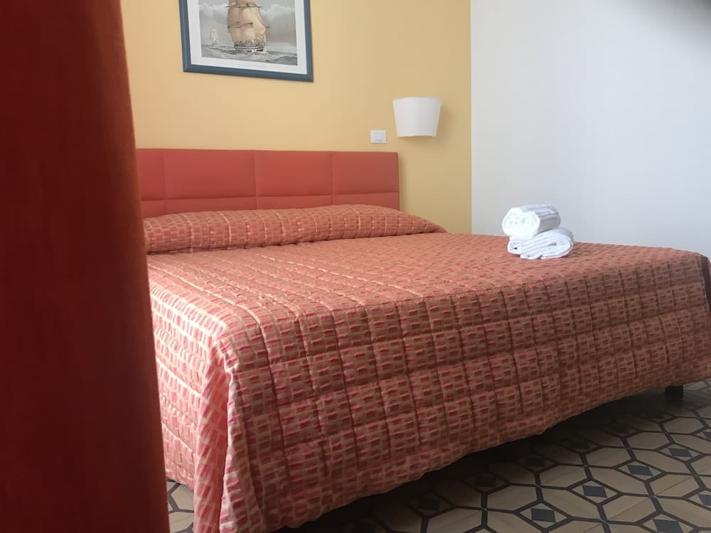 Moonlight Hotel & Suites