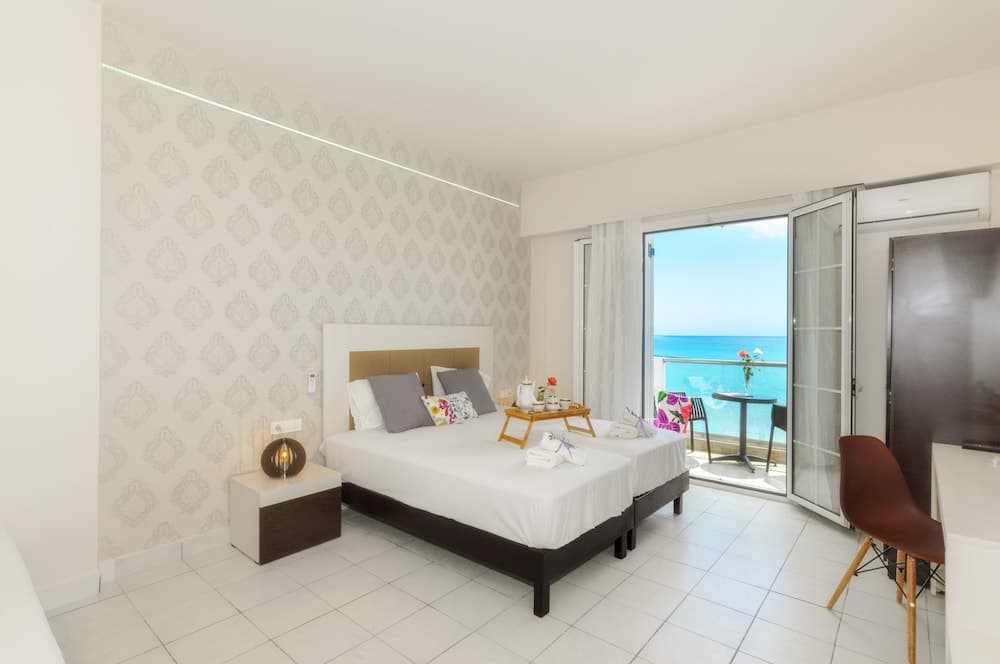 Mouria Studios & Apartments