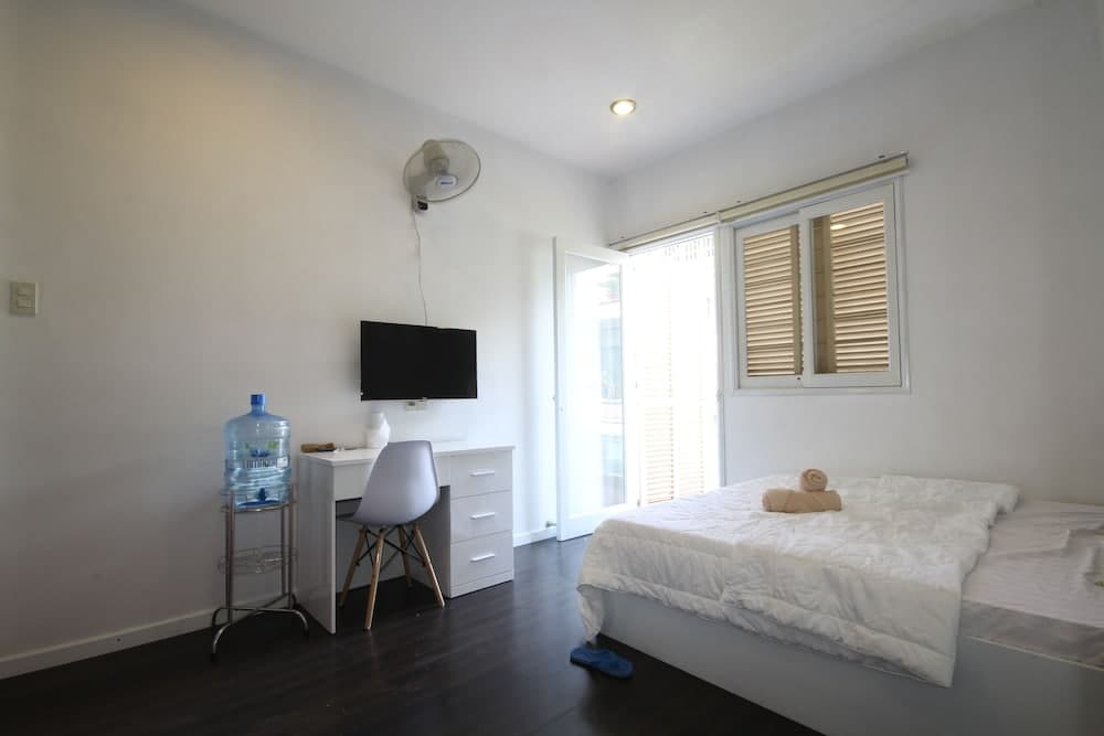 Smiley Apartment 13 - Adults Only