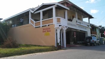 Don Santiago Guesthouse Downtown