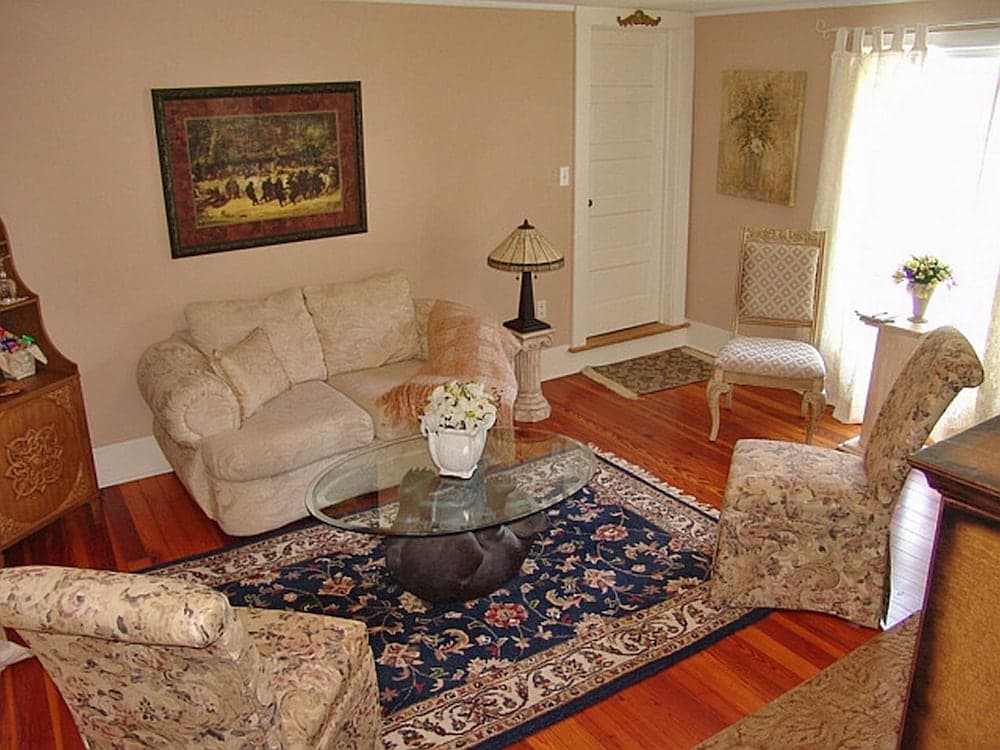 Frog Hollow Bed and Breakfast