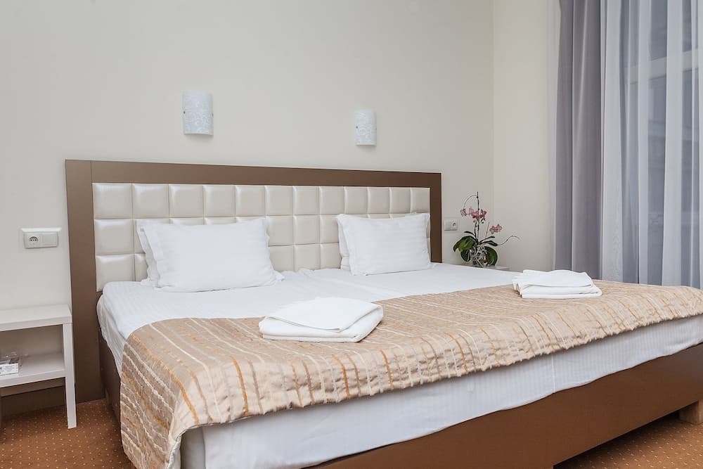 7 Sky on Y. Konovaltsia street