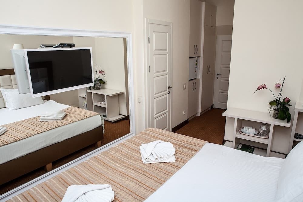 7 Sky on Y. Konovaltsia street