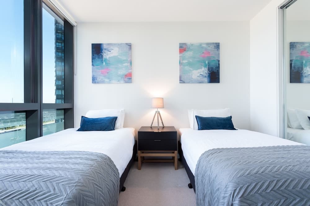 Wyndel Apartments Riverside on Collins