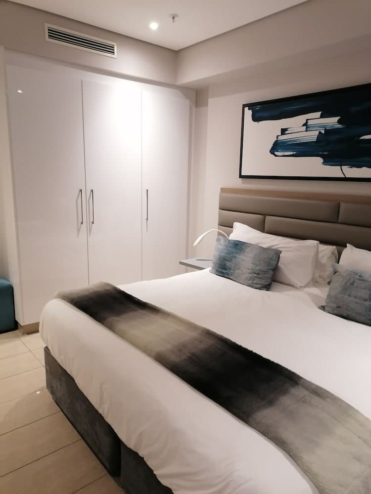 Pearls of Umhlanga, or Oceans - Marina Apartments Private