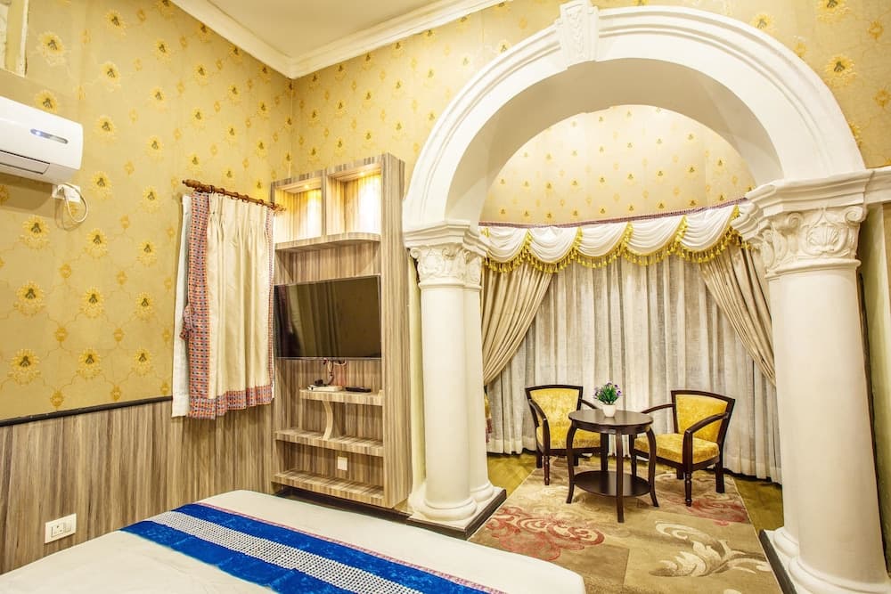 Royal Empire Boutique Hotel