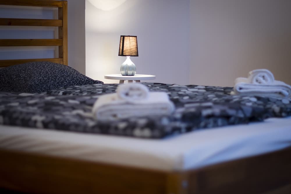 Large Central Apartments Kálmán Imre