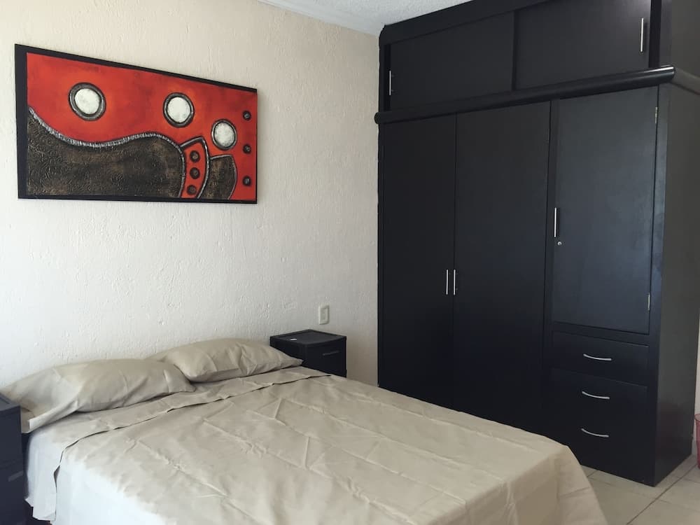 Adamaris Condo Condesa