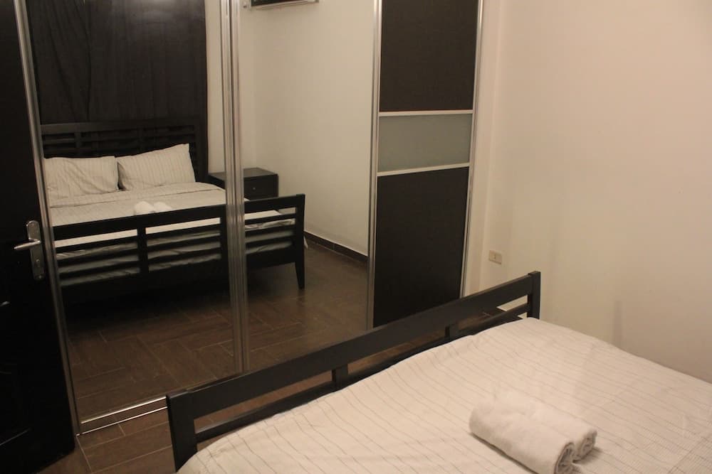 Cozy & Gated Compound