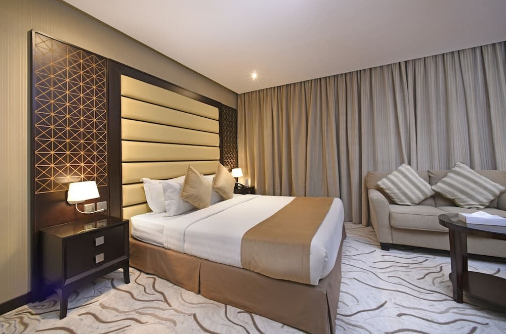 Naviti Warwick Al Khobar