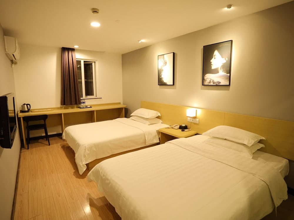 Changshu Weijing Hotel