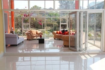 Borrowdale Ground Floor with Poolview