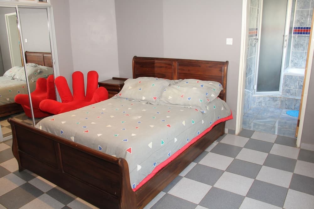 Borrowdale Ground Floor with Poolview