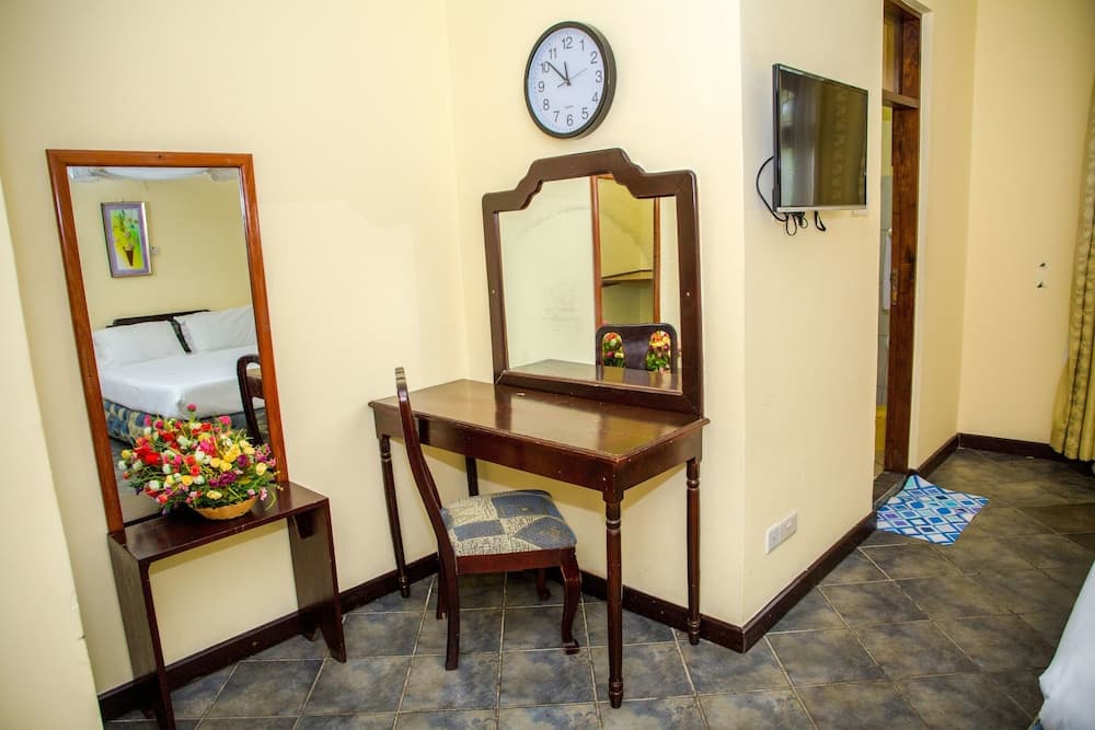 Saadani Tourist Center - Hostel