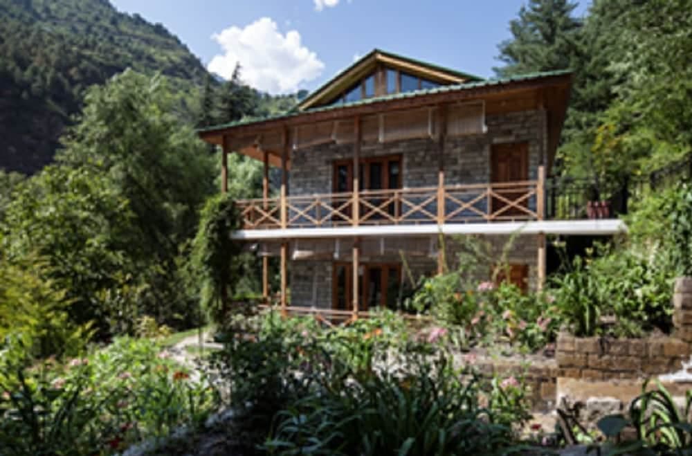 Zone Connect by the Park Manali