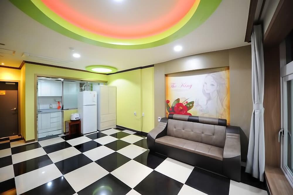 The King Muintel Pension