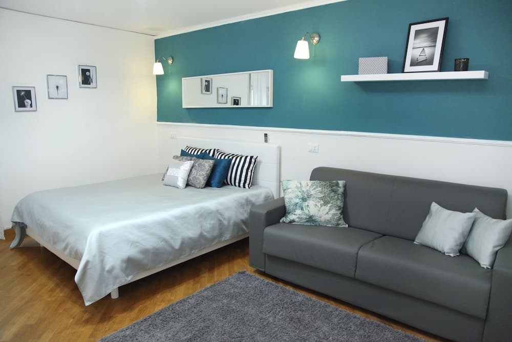 Colorful Sea View Apartments