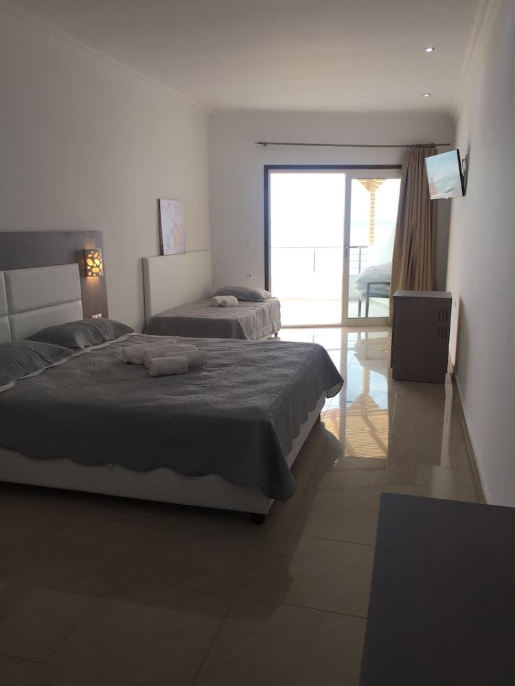 Aquarius Beach Hotel