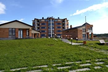 Tsovasar Family Rest Complex