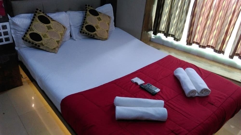 Hotel Paris Residency