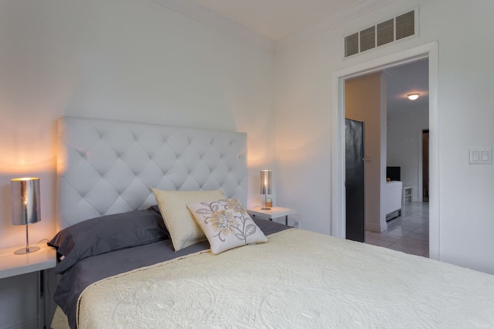 Holiday Apartment on Lincoln Road