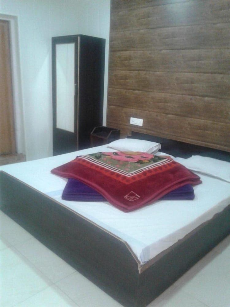 Hotel Neelam Raj