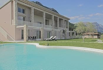 446QA Tonni Danilo - Little Paradise 3