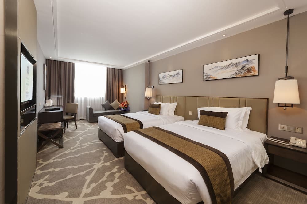 Phoenix Valley Holiday Hotel