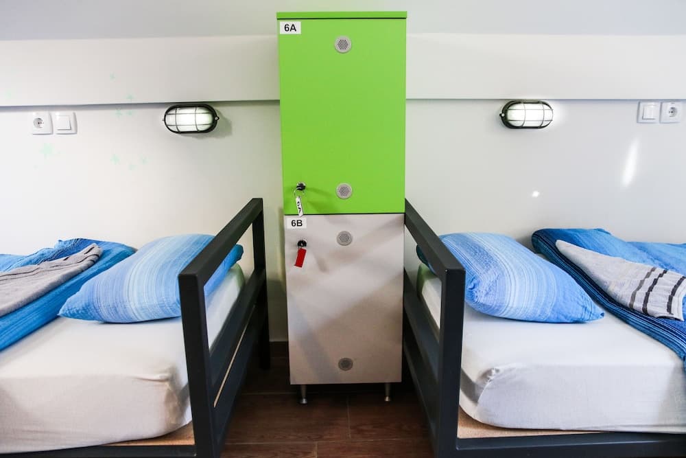 Varad Inn Hostel and Cafe