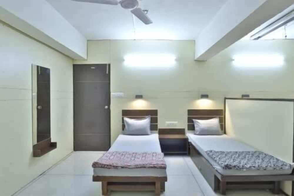 NIGHT-HALT Dormitory