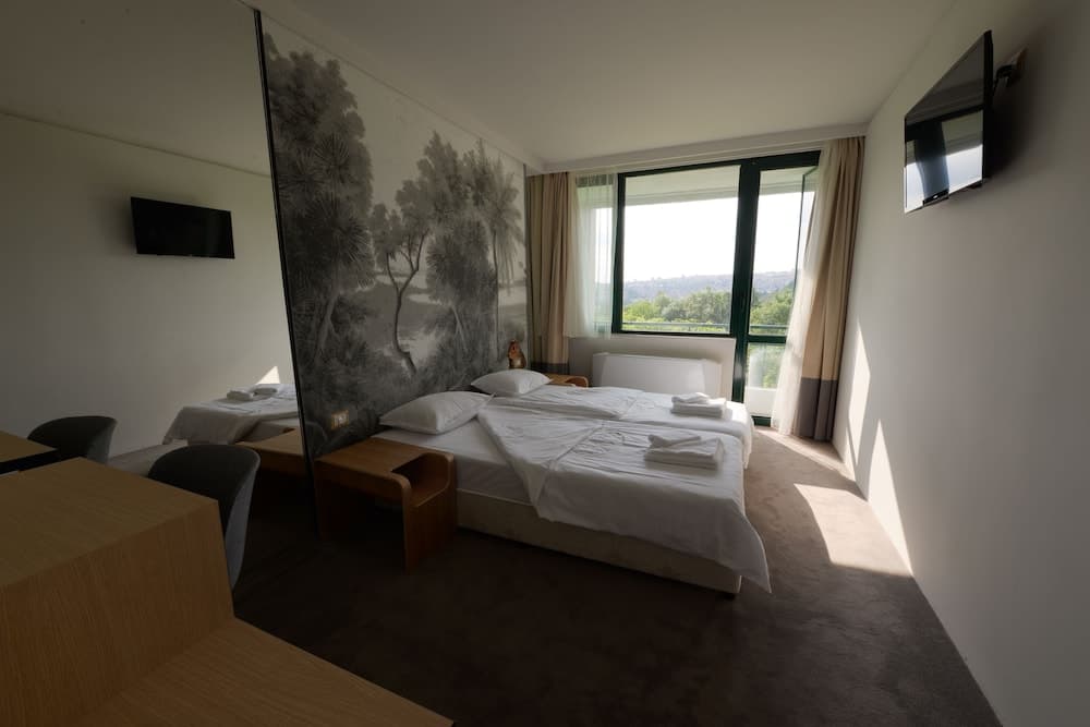 Park Hotel RAYA Garden