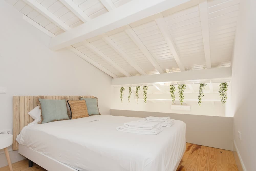 Liiiving in Porto - Bolhão Garden Apartment