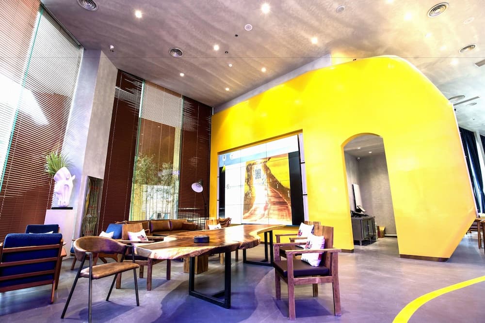 Spring Posh Roadsun International Hotel & Resort