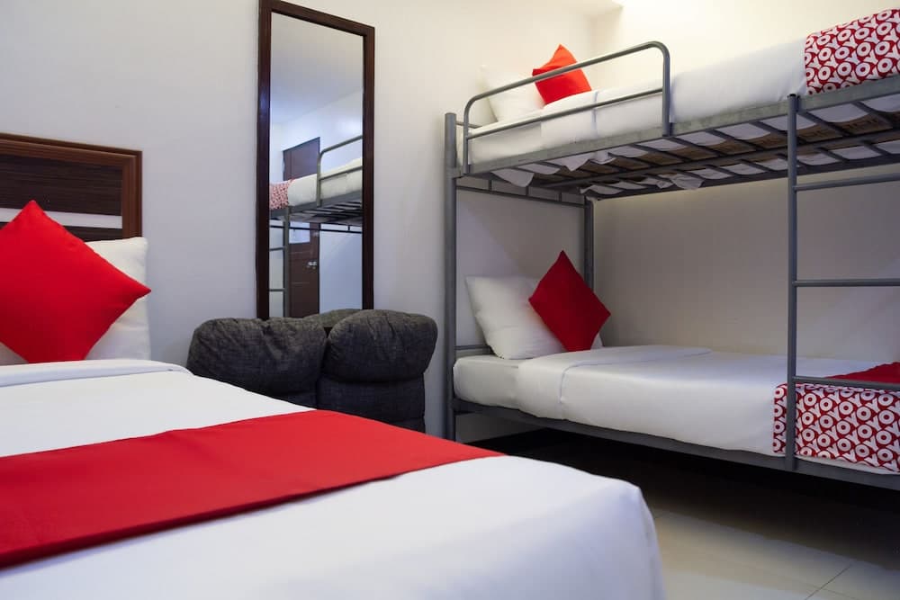 Circle-b Apartelle & Suites