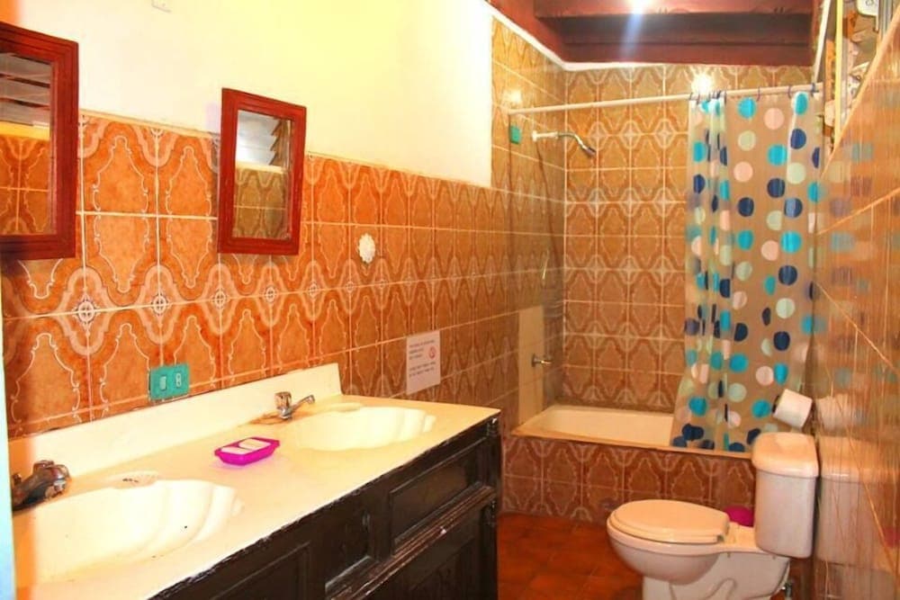 Hostal MALINCHE LEON