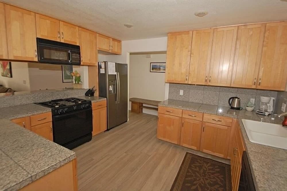 3402 Bruce Drive 3 Bedroom Home by RedAwning