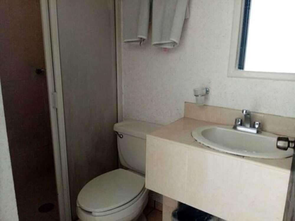 Hotel Santander Inn & Suites